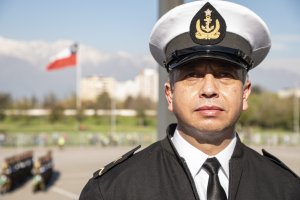 Nuestra voz oficial en la Parada Militar: la historia del Suboficial Claudio López