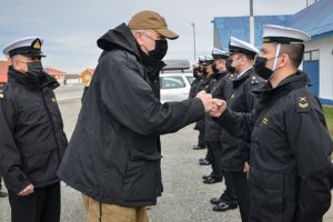 Ministro de Defensa nacional visitó Capitanía de Puerto de Punta Delgada en Estrecho de Magallanes Ministro de Defensa nacional visitó Capitanía de Puerto de Punta Delgada en Estrecho de Magallanes