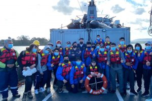 Alumnos del Instituto del Mar Bicentenario de Chonchi visitaron el Patrullero Médico-Dental “Cirujano Videla”
