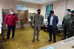 Jefe de Fuerza revistó locales de votación en las tres provincias de la región del BioBío