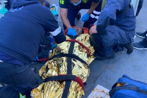 Personal del PMD-74 “Cirujano Videla” rescató a hombre en peligro de inmersión en Canal Tenglo