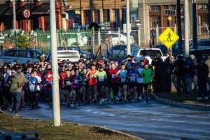 Más de 600 magallánicos vencieron el frío y viento austral en la “Corrida Familiar del Mes del Mar 2022”