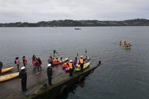 Capitanía de Puerto y Municipalidad de Castro realizan competencia de Kayak por Mes del Mar