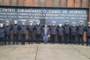 Servidores navales visitaron Centro Subantártico “Cabo de Hornos”
