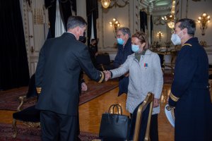 Representante de la República de Francia visitó reparticiones de la Primera Zona Naval Representante de la República de Francia visitó reparticiones de la Primera Zona Naval