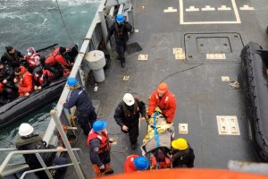 Armada apoyó evacuación médica de urgencia desde Isla Queullín