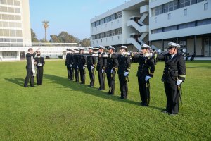 Tras veinte semanas de formación académica, deportiva, militar-naval, valórica, cultural y profesional, los Aspirantes finalizaron su período de instrucción y egresaron de la Escuela Naval como Oficial de la Armada de Chile 