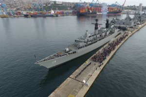 Fragata “Almirante Williams” zarpa rumbo a Brasil para participar en las actividades del Bicentenario de su Marina 