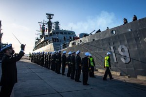 Fragata “Almirante Williams” continúa su viaje hacia Brasil