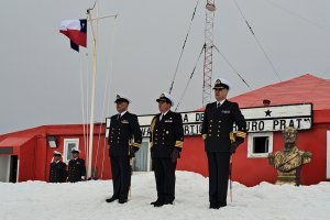 Con temperaturas bajo cero se realizó el Cambio de Mando de la Base Naval Antártica “Arturo Prat”