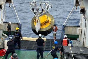 Cabo de Hornos apoyó a la Woods Hole Oceanographic Institution en proceso de mantención de boya Stratus Cabo de Hornos apoyó a la Woods Hole Oceanographic Institution en proceso de mantención de boya Stratus