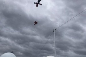 Armada efectúa aeroevacuación médica a pasajero de crucero al norte de Canal Sarmiento