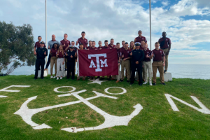 Delegación del cuerpo de Cadetes de la universidad de Texas A&M realizó una visita a la escuela naval