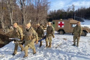 Infantes de Marina inician segunda fase del intercambio de entrenamiento de Combate en Clima Frío