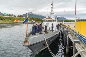 Comandante en Jefe de la Tercera Zona Naval realiza revista al Distrito Naval Beagle