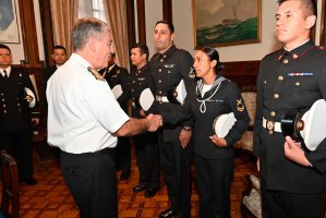 Jefe de Estado Mayor de la Armada despidió a dotación que se desplegará en Chipre en misión de paz