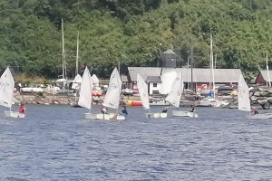 Largó la 15ª versión de la Regata lacustre “Armada de Chile-Frutillar”