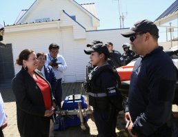 Ministra de Defensa visitó Capitanía de Puerto de Pichilemu