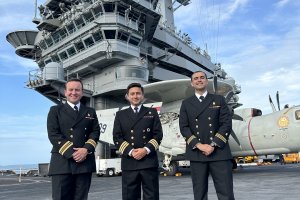Oficiales de la Armada de Chile participan en el “Southern Seas 2024” a bordo del portaviones USS “George Washington”