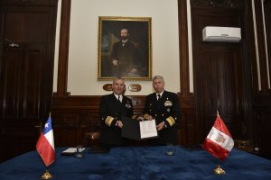 Finaliza XIII Reunión Bilateral de Estados Mayores entre la Marina de Guerra del Perú y la Armada de Chile Finaliza XIII Reunión Bilateral de Estados Mayores entre la Marina de Guerra del Perú y la Armada de Chile
