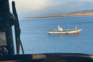 Armada de Chile fiscaliza tránsito de flota extranjera por el Estrecho de Magallanes Armada de Chile fiscaliza tránsito de flota extranjera por el Estrecho de Magallanes