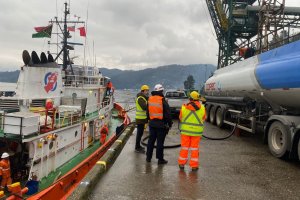 Policía Marítima de Corral fiscalizó faena de combustible del Remolcador “Resolver Commander” Policía Marítima de Corral fiscalizó faena de combustible del Remolcador “Resolver Commander”