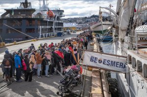 Buque Escuela "Esmeralda" concluye vistas en Magallanes con récord de asistencia Buque Escuela "Esmeralda" concluye vistas en Magallanes con récord de asistencia