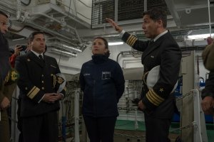 Rompehielos “Almirante Viel” recaló a Puerto Montt