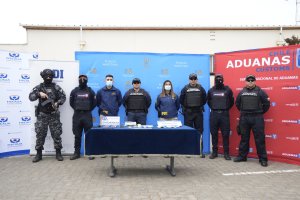Armada de Chile junto a la PDI y Aduanas logran desarticular banda criminal Armada de Chile junto a la PDI y Aduanas logran desarticular banda criminal
