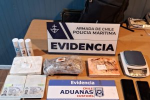 Autoridad Marítima de Puerto Cisnes realiza fiscalización en conjunto con personal de Aduanas Autoridad Marítima de Puerto Cisnes realiza fiscalización en conjunto con personal de Aduanas