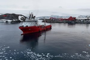 Remolcador de Flota “Lientur”: cumplir la misión en el Territorio Chileno Antártico