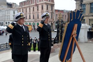 Sanidad Naval conmemora su aniversario con emotiva ceremonia a los pies del Monumento a la Marina Nacional en Valparaíso Sanidad Naval conmemora su aniversario con emotiva ceremonia a los pies del Monumento a la Marina Nacional en Valparaíso