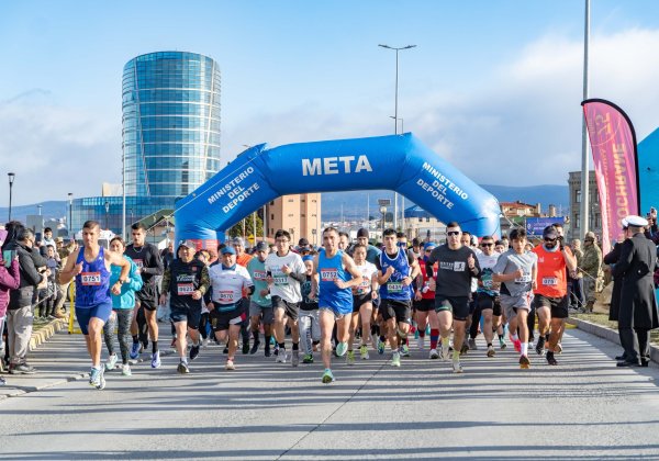 Tercera Zona Naval dio el vamos al Mes del Mar 2025 con tradicional corrida familiar