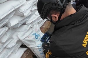 Operativo conjunto registra cuarta incautación con 108 toneladas de precursores químicos