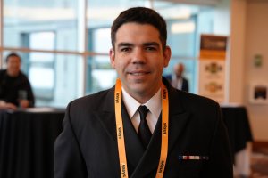 Teniente Primero de la Armada expone en encuentro tecnológico de Canadá Teniente Primero de la Armada expone en encuentro tecnológico de Canadá