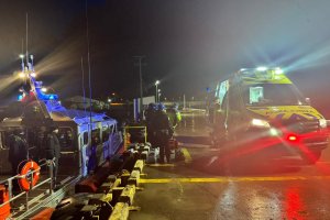 Armada de Chile efectuó evacuación médica desde Puerto Edén a Puerto Natales Armada de Chile efectuó evacuación médica desde Puerto Edén a Puerto Natales