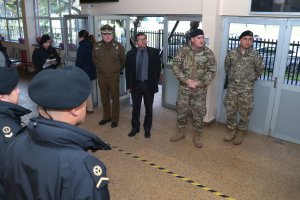 Efectivos de las Fuerzas Armadas asumen seguridad de los locales de votación en la Región del Biobío Efectivos de las Fuerzas Armadas asumen seguridad de los locales de votación en la Región del Biobío