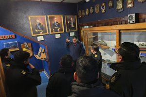 Dotación del Remolcador de Altamar ATF 60 “Lientur” realizó visita profesional al Museo Naval y Marítimo de Punta Arenas Dotación del Remolcador de Altamar ATF 60 “Lientur” realizó visita profesional al Museo Naval y Marítimo de Punta Arenas
