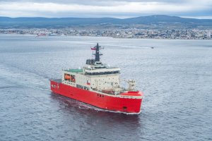 Armada de Chile retoma operaciones de invierno en la Antártica tras ocho años Armada de Chile retoma operaciones de invierno en la Antártica tras ocho años