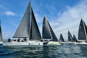 Escuela Naval celebra la 50ª edición de la Regata OFF Valparaíso