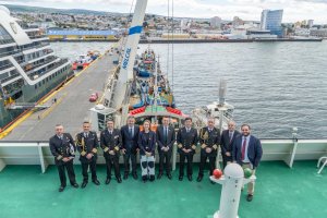 Presidente del Senado conoce el trabajo de la Armada en la Tercera Zona Naval