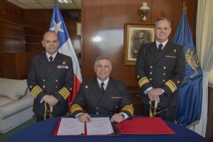 Capitán de Navío Claudio Muñoz asume como contralor de la Armada de Chile
