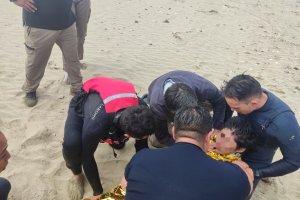 Personal de la Capitanía de Puerto rescató a dos menores en riesgo de inmersión en Los Vilos