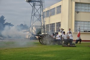 Con ejercicio de cañón de desembarco, especialidad de Artillería Naval conmemora sus 133 años