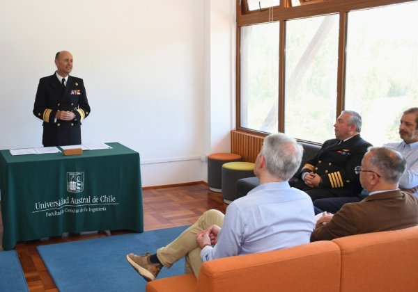 Armada de Chile y Universidad Austral suscriben convenio estratégico para fortalecer el desarrollo de capacidades en ingeniería naval