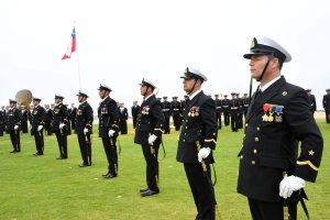 Armada de Chile inviste a 40 nuevos Suboficiales Mayores