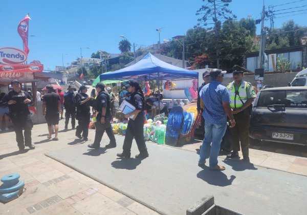 Capitanía de Puerto de Tongoy participa en operativo de recuperación de espacios públicos