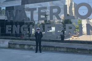 Teniente Primero de la Armada es distinguido con beca de excelencia en electromagnetismo en la Universidad de Waterloo