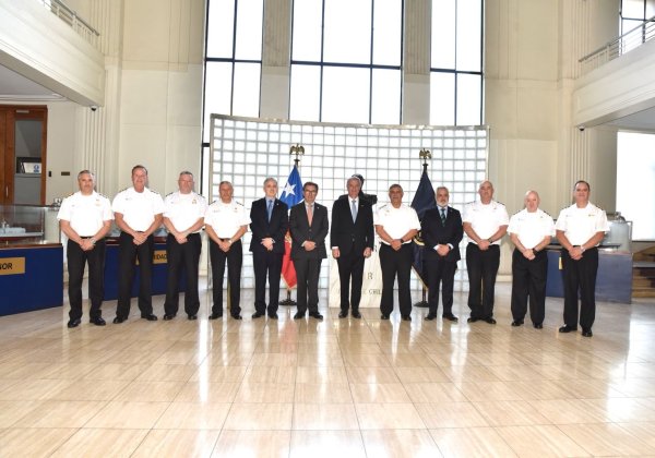 Presidente José Antonio Kast se reúne con Comandante en Jefe de la Armada y parte del Alto Mando Naval y se interioriza del quehacer de institución