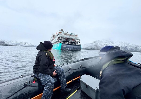 Dos evacuaciones médicas realizó la Lancha de Servicio General “Puerto Natales” desde un crucero en el Estero de las Montañas